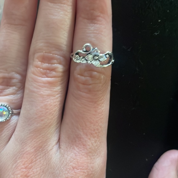 Silver flower ring - Picture 4 of 9